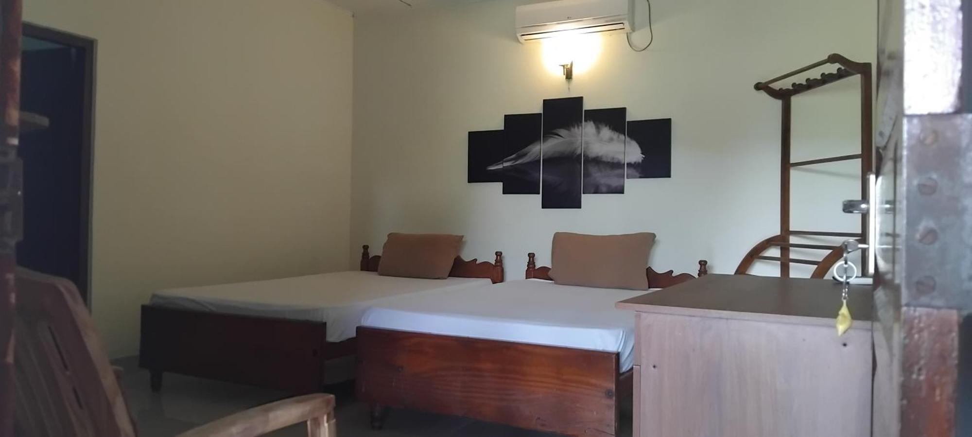 Hansika Guest Inn Buttala Room photo